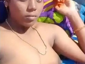 Indian babe flaunts her boobs and pussy