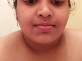 Cute Desi Mallu Bhabhi in a Hot Video