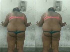 Indian wife reveals her nude body part four