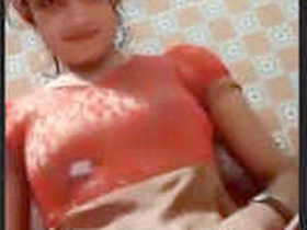Cute desi girl shows off her beauty in solo video