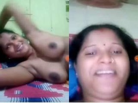 Exclusive video of a Desi bhabhi flaunting her big boobs