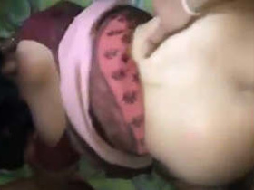 Desi bhabhi takes it hard in saree