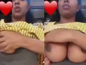 Big boobed Mallu babe shows off her body in a video call