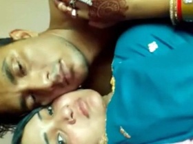 Kissing and fucking in an Indian xxx video