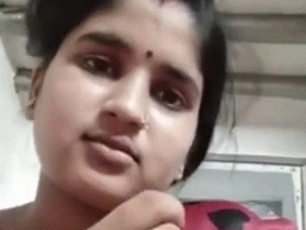 Desi wife flaunts her big boobs in solo nude selfie