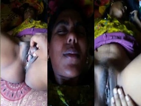 South Indian aunty shows her home-made clip of her pussy exposed