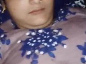 Muslim guy gets down and dirty with buddy