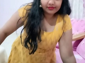 Bhabi Kruthika's exclusive Tamil milf videos