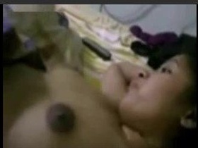 Bangla girlfriend gets her pussy pounded in steamy video
