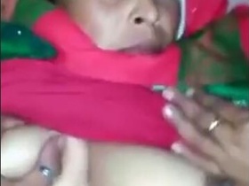 Bangladeshi aunty gets fucked by young guy