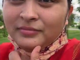 Bengali beauty gives a blowjob in the park