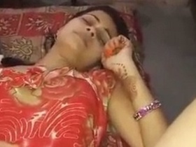 Desi beauty's pussy gets groped by MMC in a hot video