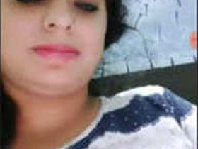 Sexy Indian bhabhi pleasuring herself