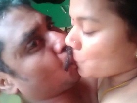 Indian couple's hardcore sex in Kerala home
