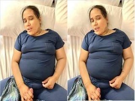 Boudi's sensual handjob for her lover