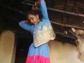 Indian babe Lady Dehati tantalizes with solo masturbation video